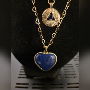 Beautiful necklace made of lapislázuli